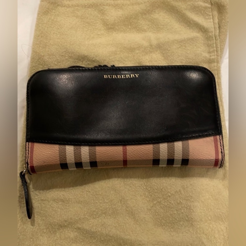 Burberry House Check Derby Leather Zip Around Wallet